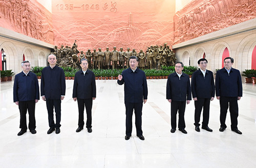 习近平：为实现党的二十大提出的目标任务而团结奋斗